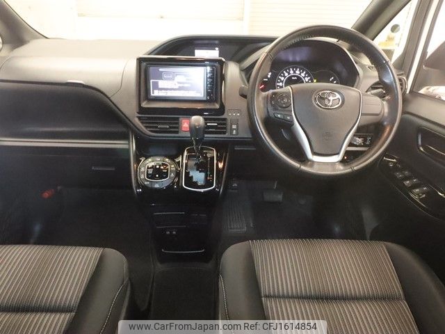 toyota voxy 2018 CFJ1614854 image 2