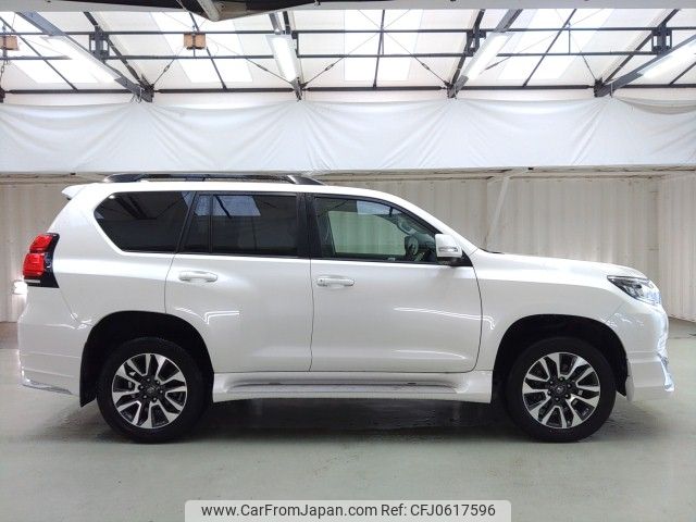 toyota land-cruiser-prado 2022 ENHANCEAUTO_1_ea292788 image 2