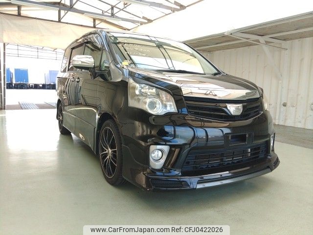 toyota noah 2011 ENHANCEAUTO_1_ea290515 image 1