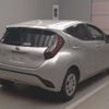 toyota aqua 2022 -TOYOTA--AQUA 6AA-MXPK11--MXPK11-2047555---TOYOTA--AQUA 6AA-MXPK11--MXPK11-2047555- image 2