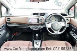 toyota vitz 2012 CFJ1552358