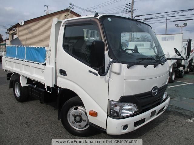 hino dutro 2017 GOO_NET_EXCHANGE_0730265A30250215W001 image 2