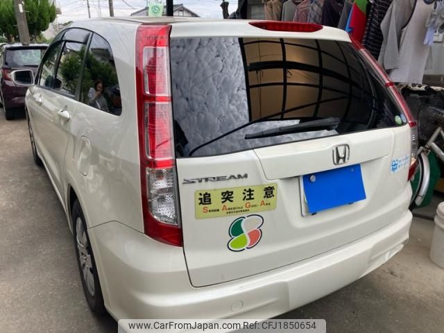 honda stream 2011 CFJ1850654 image 2