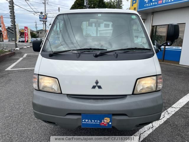 mitsubishi delica-truck 2005 CFJ1839851 image 2