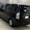 toyota voxy 2010 CFJ1694294 image 2