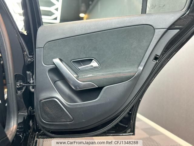 mercedes-benz a-class 2019 quick_quick_177012_WDD1770122V041986 image 2