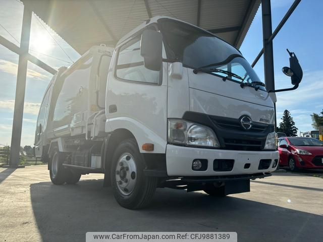 hino dutro 2015 GOO_NET_EXCHANGE_0401987A30240610W001 image 2