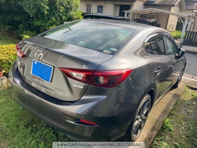 mazda axela 2018 CFJ1744644 image 2