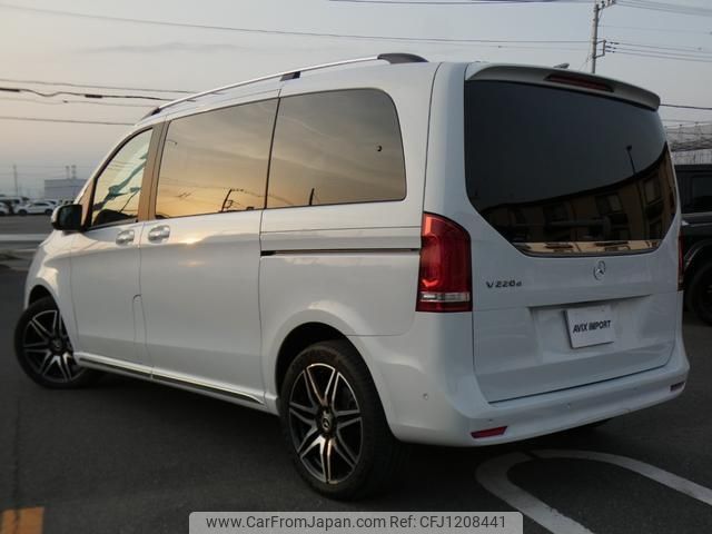 mercedes-benz v-class 2024 quick_quick_447811N_W1V44781124307736 image 2