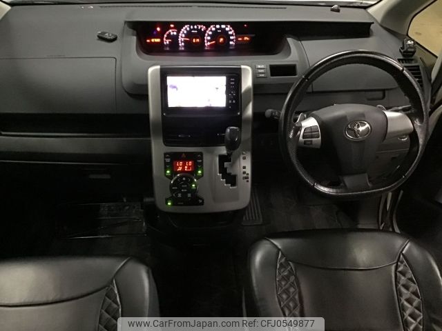 toyota noah 2011 NIKYO_XS49922 image 1