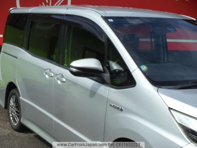 toyota noah 2016 CFJ1652227 image 2
