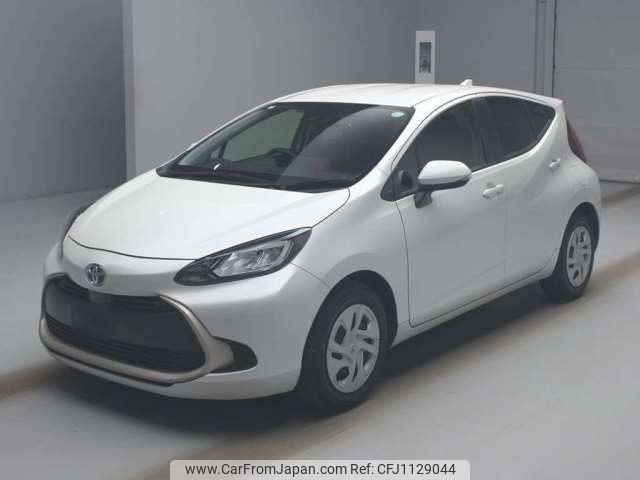 toyota aqua 2022 -TOYOTA--AQUA 6AA-MXPK11--MXPK11-2048211---TOYOTA--AQUA 6AA-MXPK11--MXPK11-2048211- image 1