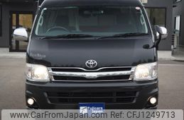 toyota hiace-wagon 2012 GOO_JP_700120021230250606002
