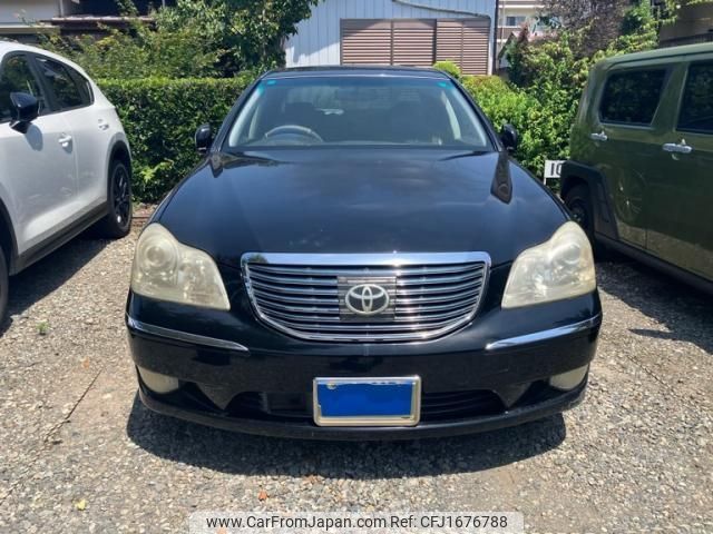 toyota crown-majesta 2004 CFJ1676788 image 1