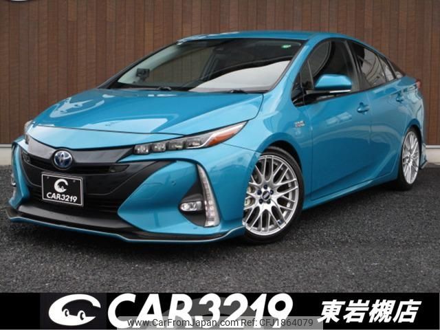 toyota prius-phv 2017 CFJ1864079 image 1