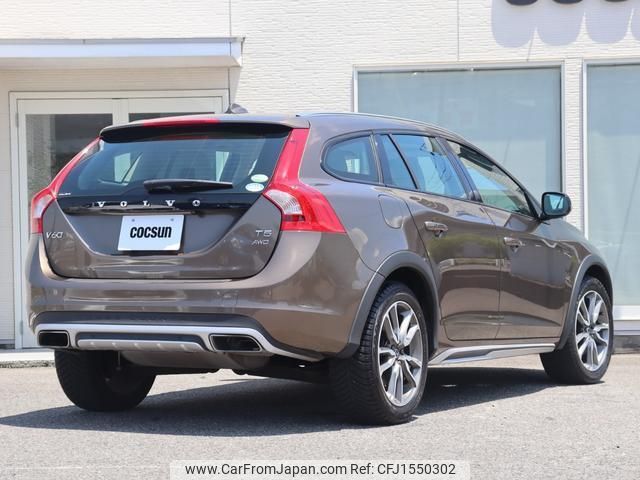 volvo v60 2017 CFJ1550302 image 2