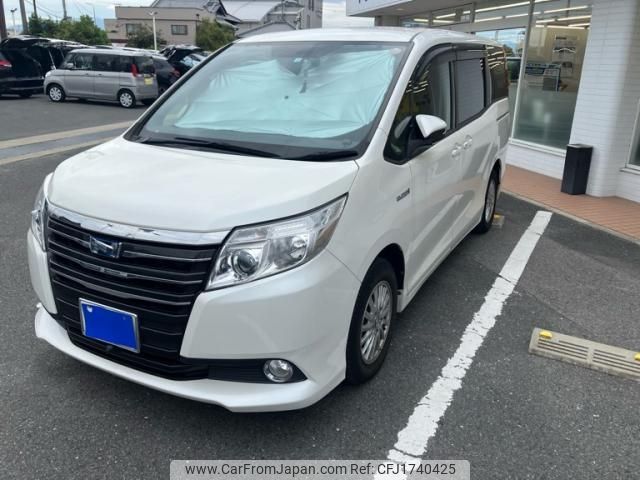 toyota noah 2014 CFJ1740425 image 1