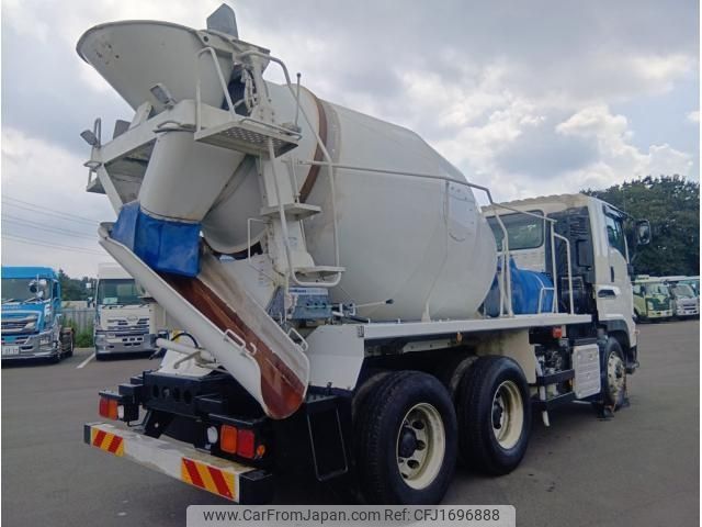 isuzu giga 2023 CFJ1696888 image 2