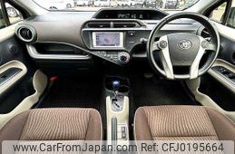 toyota aqua 2013 504928-923952