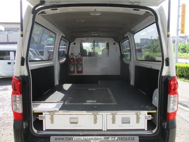 nissan nv350-caravan-van 2015 CFJ1826438 image 2