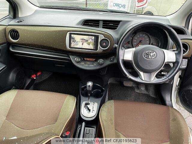 toyota vitz 2011 504928-924014 image 1