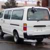 toyota hiace-van 2002 19110911 image 5