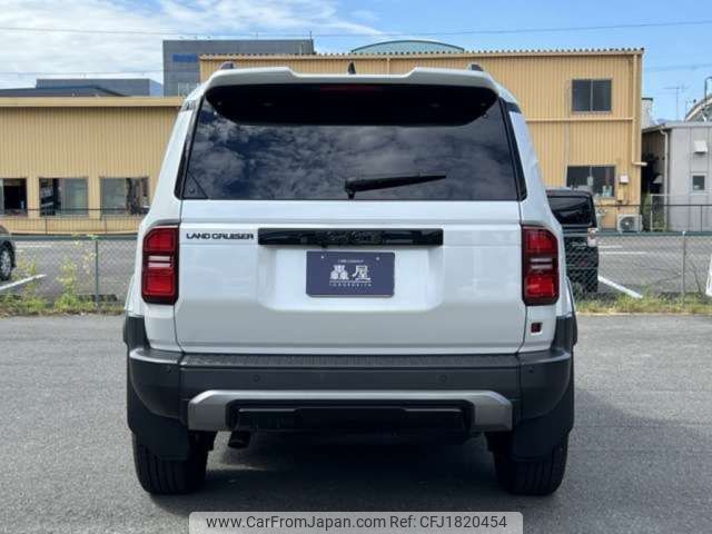 toyota land-cruiser-wagon 2025 CFJ1820454 image 2