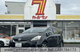toyota prius-α 2013 CFJ1786173