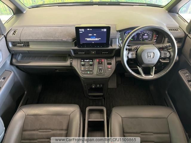 honda stepwagon 2022 CFJ1509865 image 2