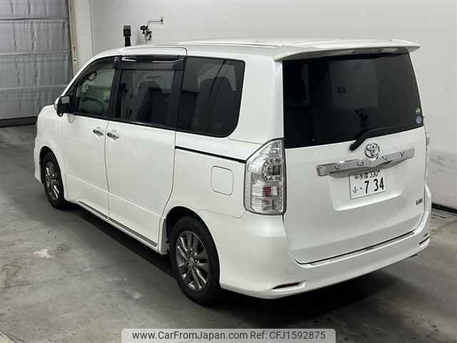 toyota voxy 2013 CFJ1592875 image 2