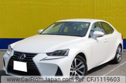 lexus is 2018 CFJ1119603