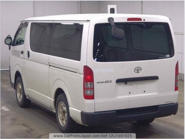 toyota regiusace-van 2015 CFJ1691925 image 2