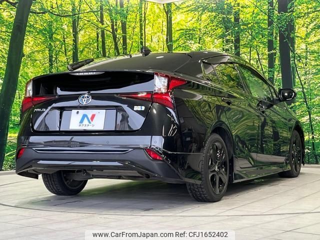 toyota prius 2022 CFJ1652402 image 2