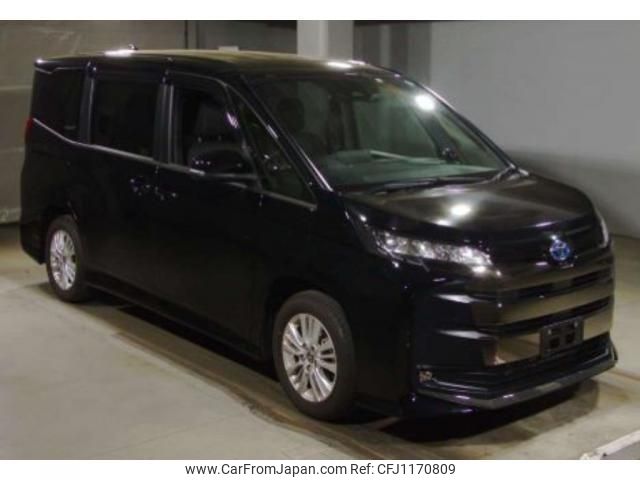 toyota noah 2022 quick_quick_6AA-ZWR90W_0047127 image 1