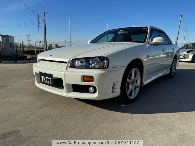 nissan skyline 2000 1300391 image 2
