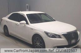 toyota crown-majesta 2014 CFJ1822507