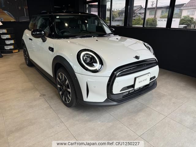 mini mini-others 2024 quick_quick_XR15MW_WMW32DH0002V58547 image 1