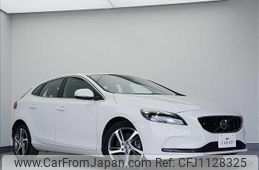 volvo v40 2016 -VOLVO 【長崎 300ﾎ3862】--Volvo V40 MD4204T--G2322564---VOLVO 【長崎 300ﾎ3862】--Volvo V40 MD4204T--G2322564-
