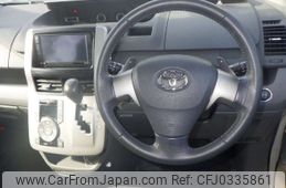 toyota voxy 2007 NIKYO_XB31958