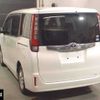 toyota noah 2015 CFJ1827234 image 2
