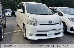 toyota voxy 2007 CFJ1795759