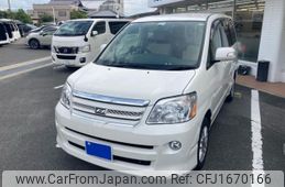 toyota noah 2005 CFJ1670166