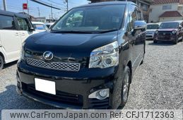 toyota voxy 2013 CFJ1712363