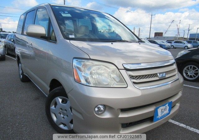 toyota noah 2004 REALMOTOR_Y2024090006A-12 image 2