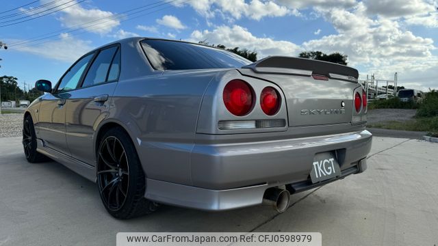 nissan skyline 2000 5194 image 2