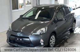 toyota aqua 2013 CFJ1528006
