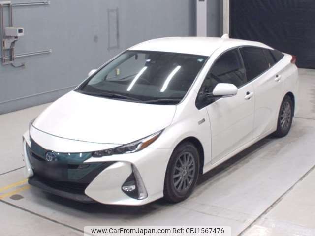 toyota prius-phv 2017 CFJ1567476 image 1