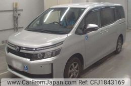 toyota voxy 2015 CFJ1843169