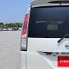 nissan serena 2012 D00123 image 16