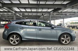 volvo v40 2014 NIKYO_QZ70892